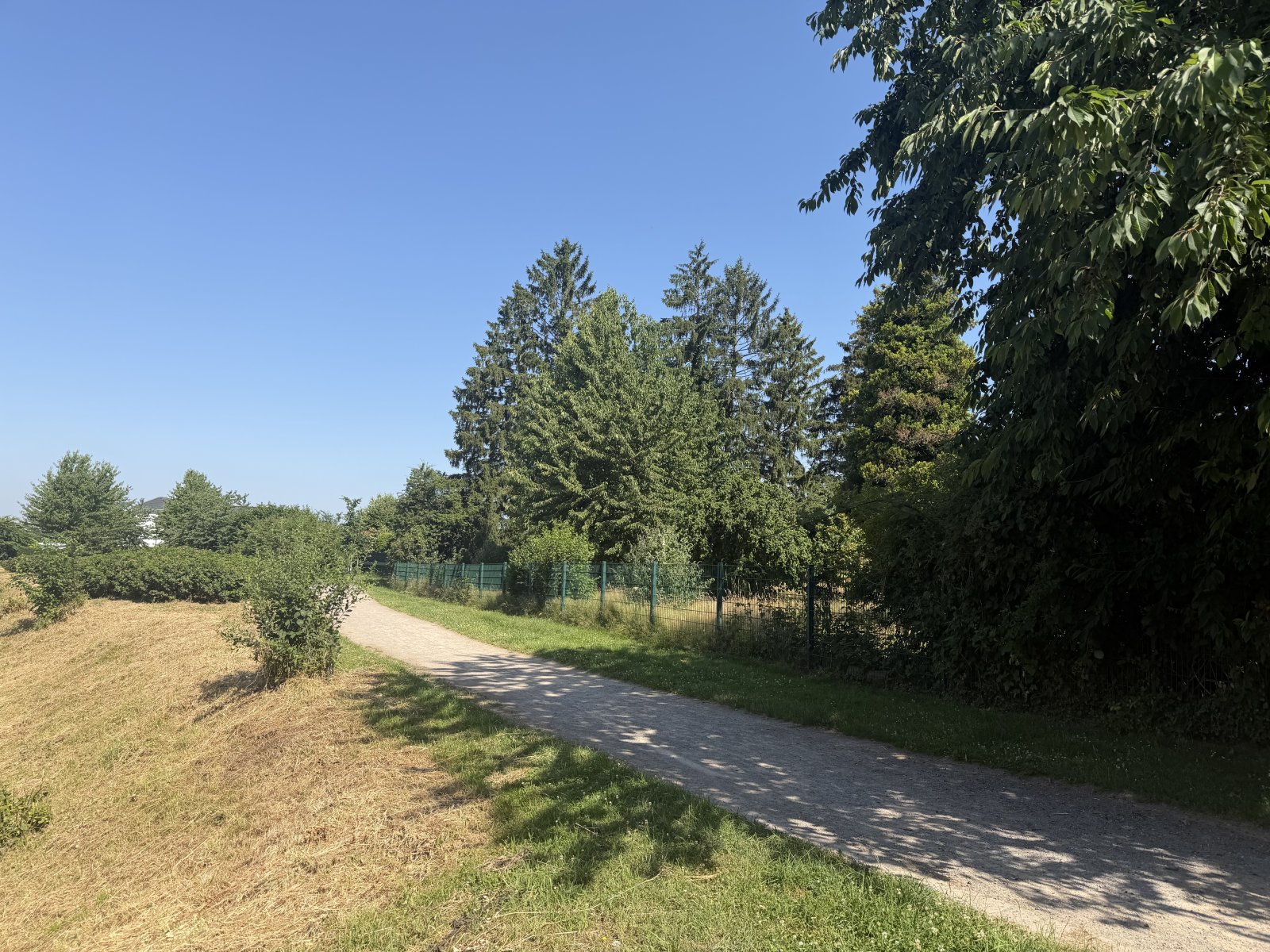 Umgebung an Grundstücksgrenze Umgebung an Grundstücksgrenze
